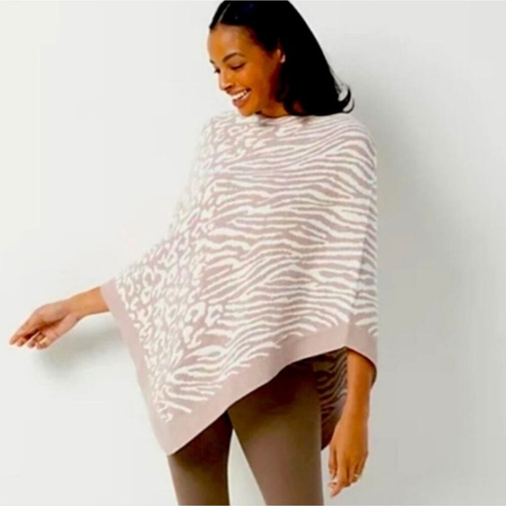 NEW Barefoot Dreams CozyChic Ultra Lite Faded Rose Pink Animal Poncho Wrap OS - Picture 3 of 10
